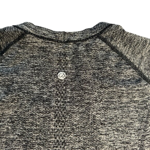 CRZ Yoga Gray Athletic T Shirt Short sleeve.  Stretchy Crew Neck Size Women's M - Picture 4 of 4